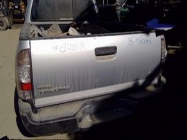 2013 TOYOTA TACOMA SILVER EXTD CAB 2.7L AT 2WD.  Z24864